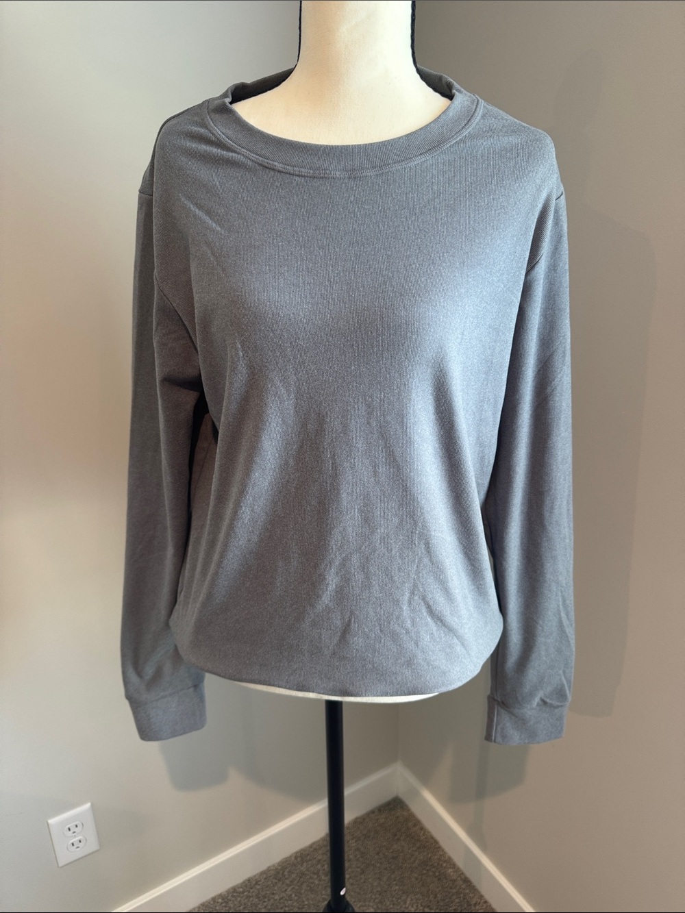 Fire &Fleur Women's Relaxed Crewneck Sweatshirt - Gray